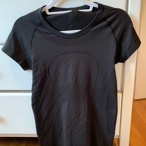 Lululemon swiftly t-shirt